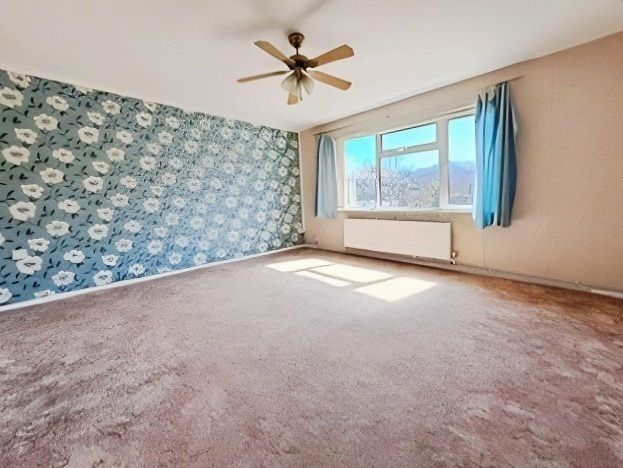 Property photo 2 of 8 Pbox-Img.Jpg
