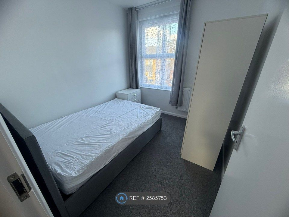 Property photo 2 of 6 Last Room Left