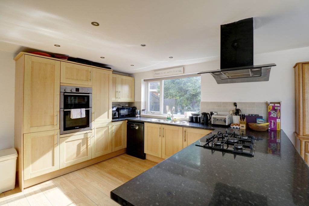 Property photo 1 of 21 Kitchen Area 1.1