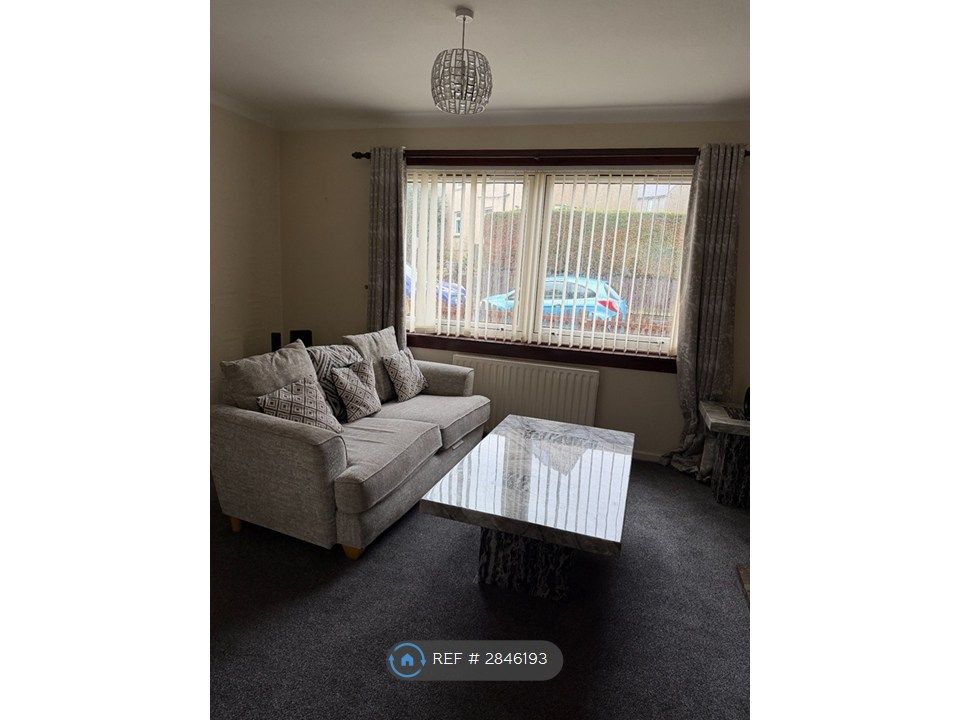 Property photo 3 of 13 Lounge