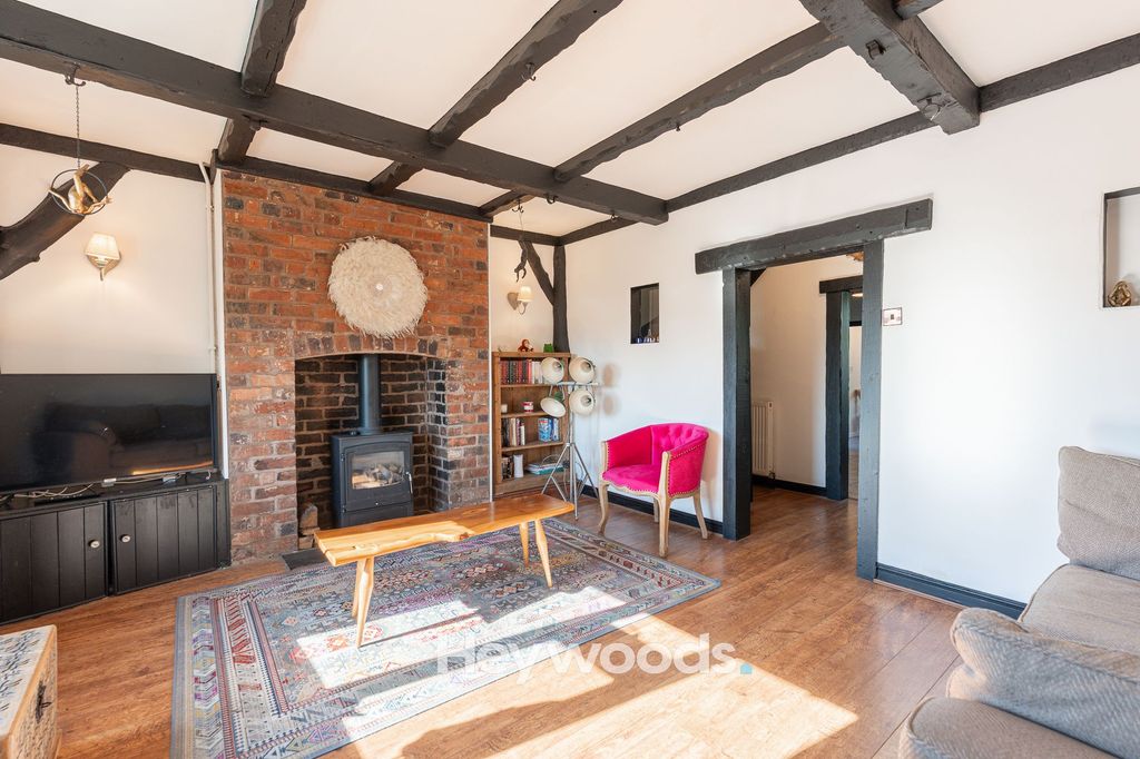 Property photo 2 of 27