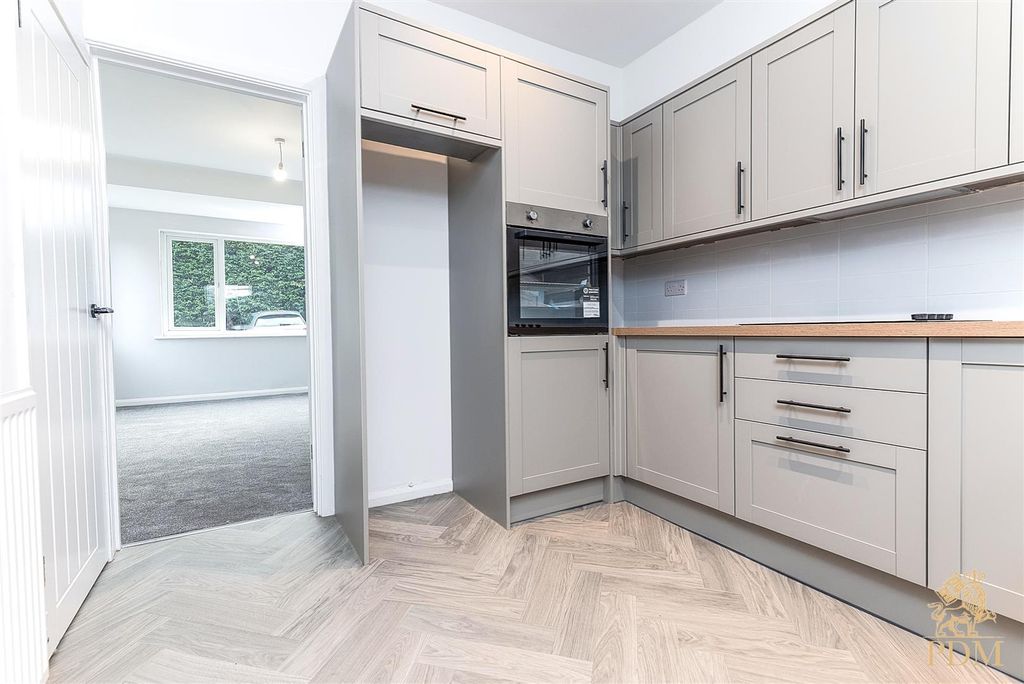 Property photo 3 of 13 4 Spring Terrace, Nuthall (8 Of 20).Jpg