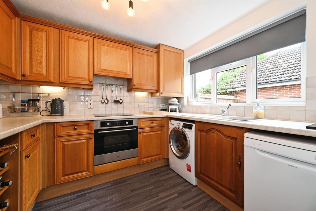 Property photo 2 of 16