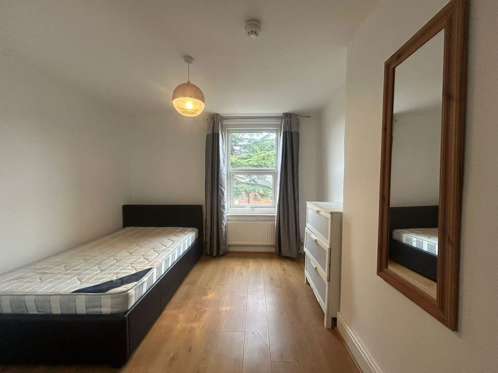 Property photo 1 of 2 Room