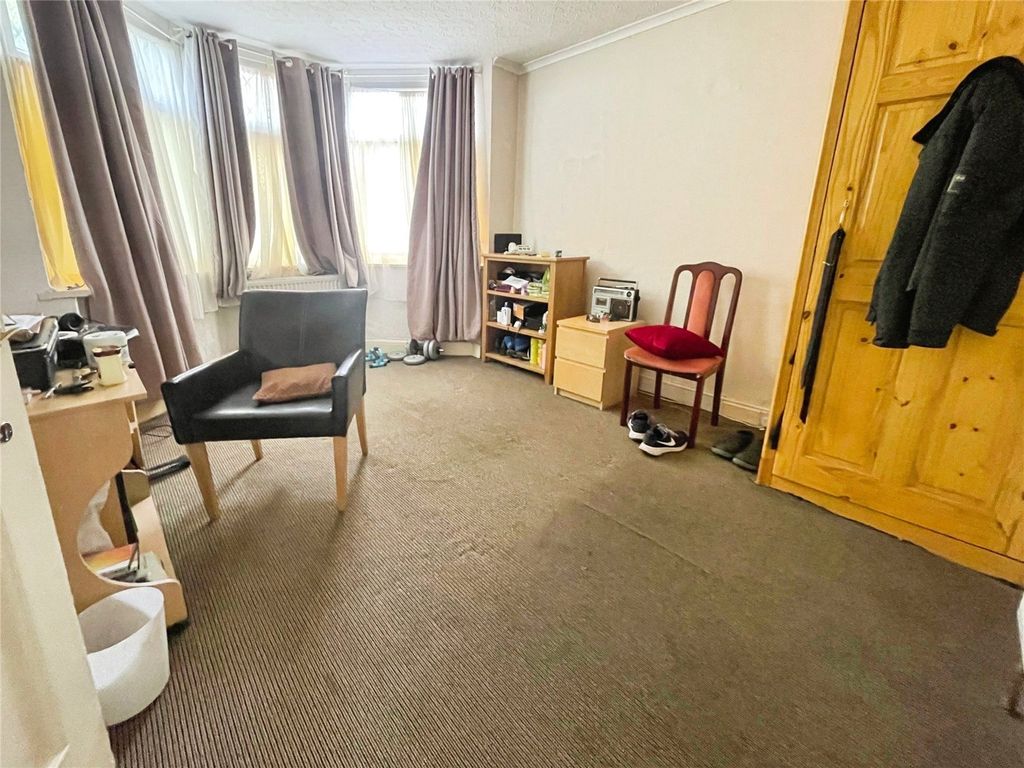 Property photo 2 of 10 Lounge