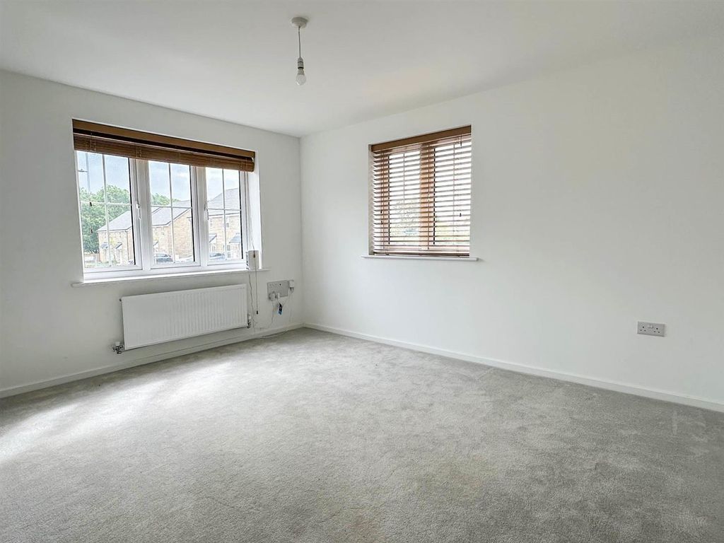 Property photo 3 of 12 5.Jpg
