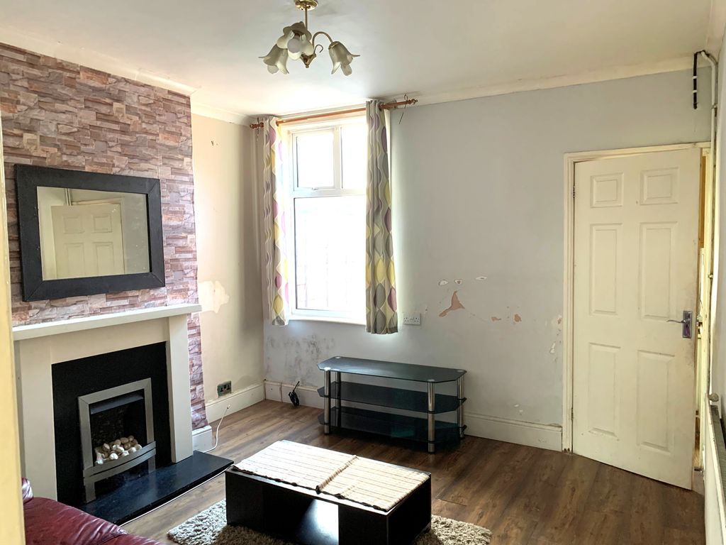 Property photo 3 of 8 v3