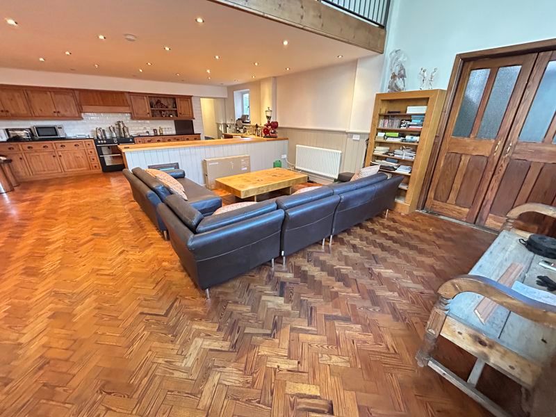 Property photo 2 of 25 Photo 11