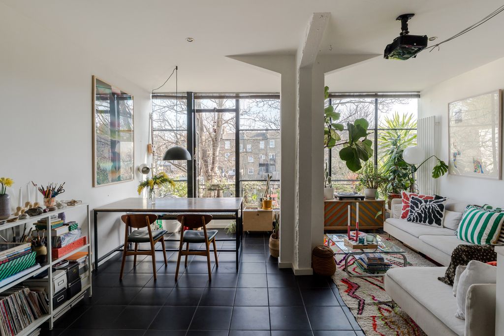 Property photo 1 of 24 266803 - Flat 20, Pioneer Centre-21.Jpg