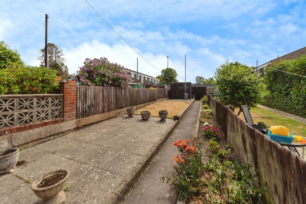 Property photo 3 of 17 Photo