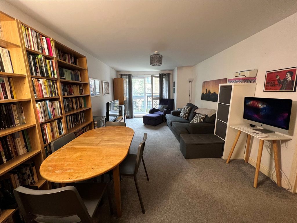 Property photo 3 of 11 Picture No. 02