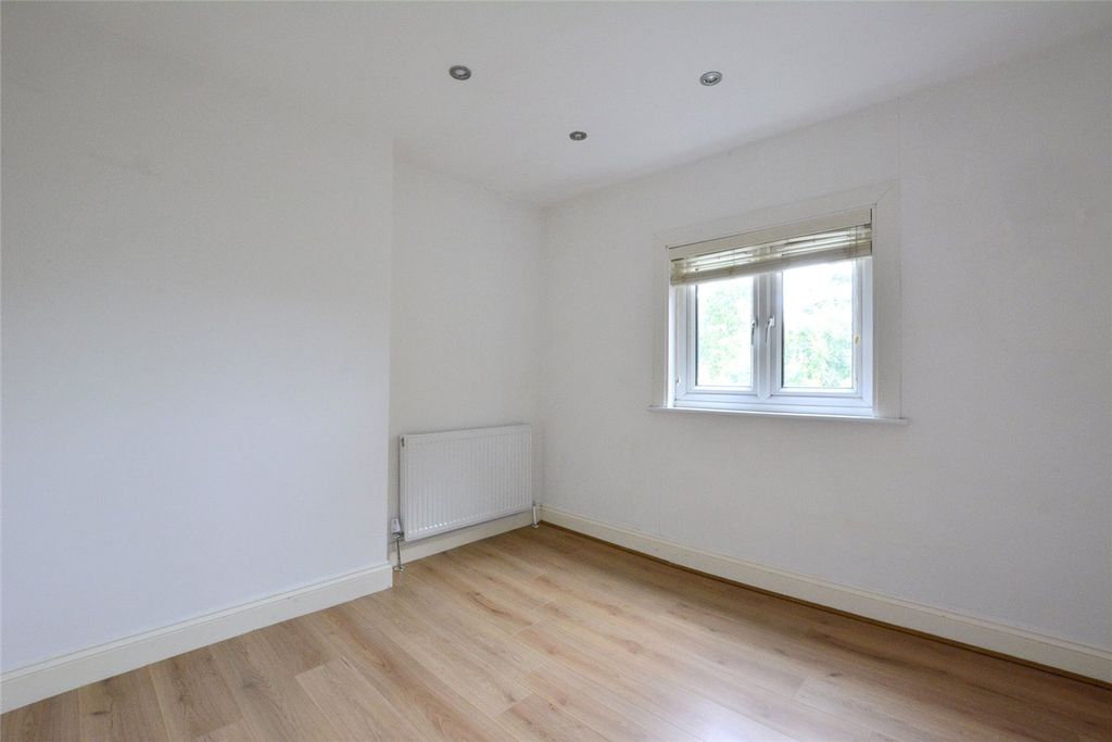 Property photo 2 of 8 Picture No. 05