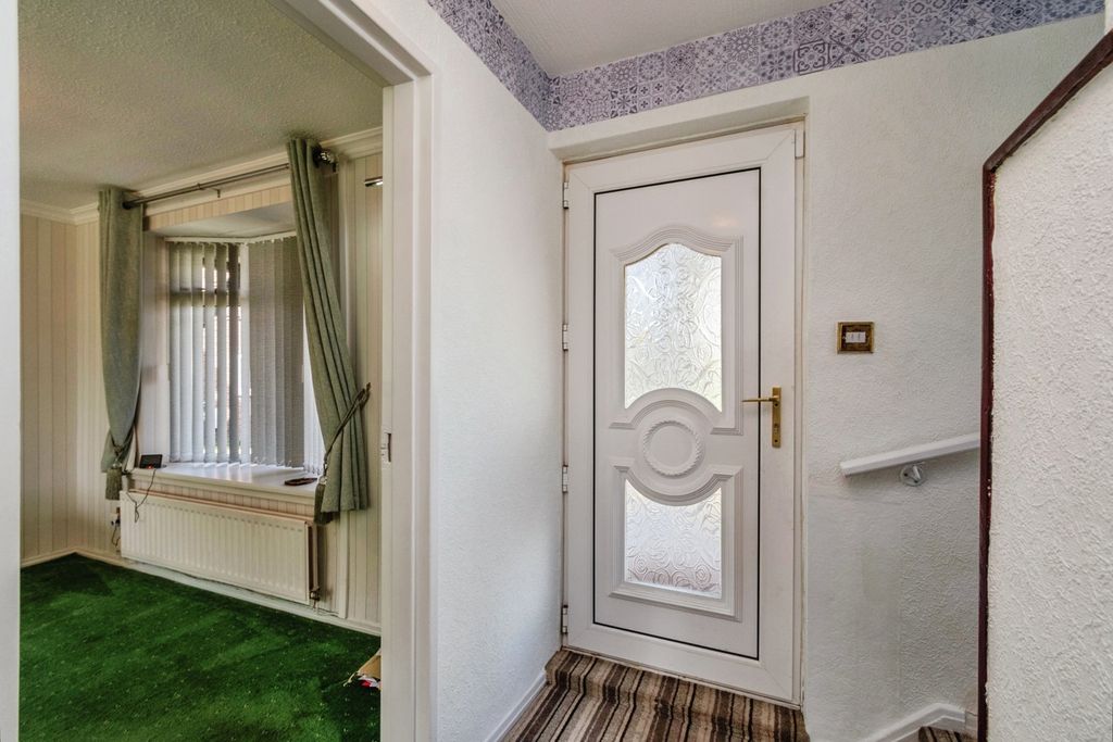 Property photo 3 of 18 Pbox-Img.Jpg