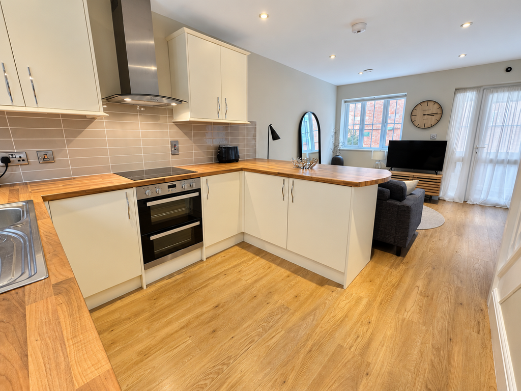 Property photo 3 of 17 Kitchen