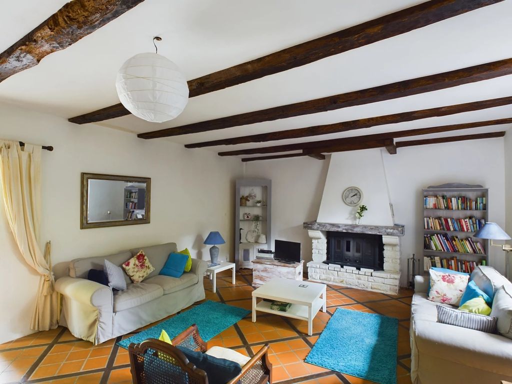 Property photo 3 of 15