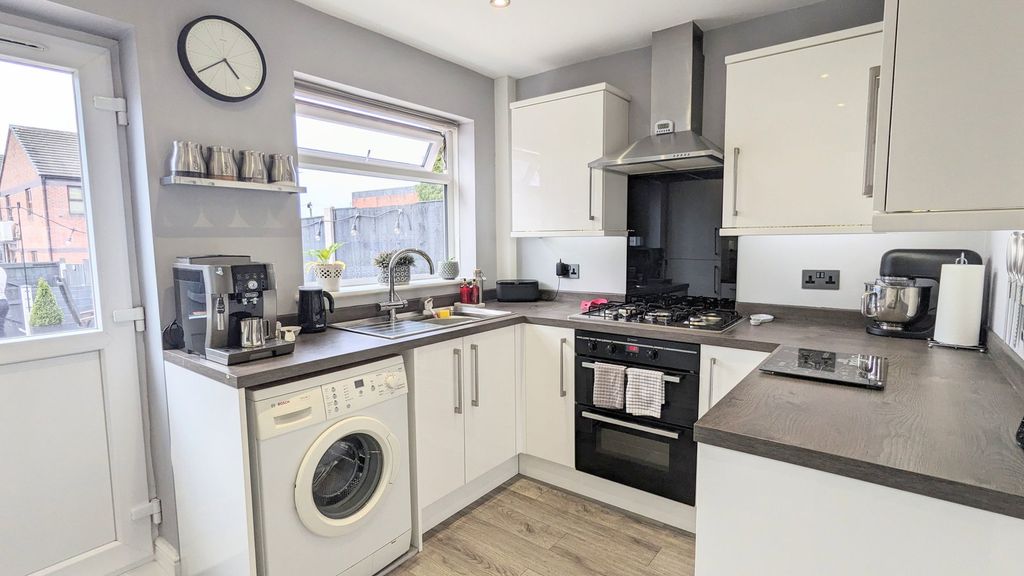 Property photo 2 of 19