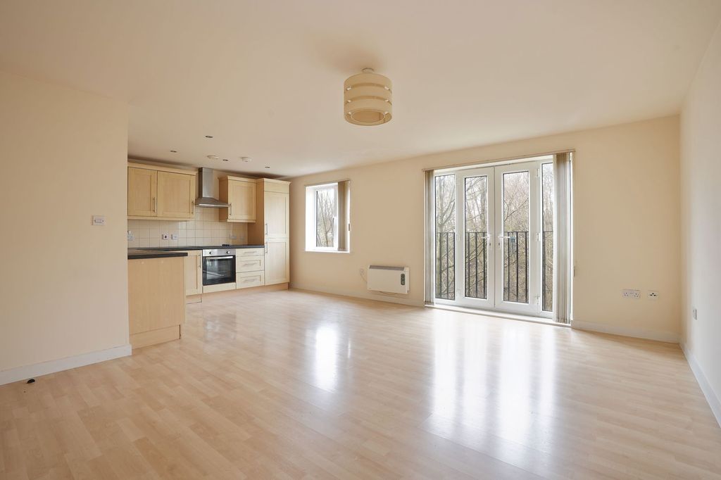 Property photo 2 of 18
