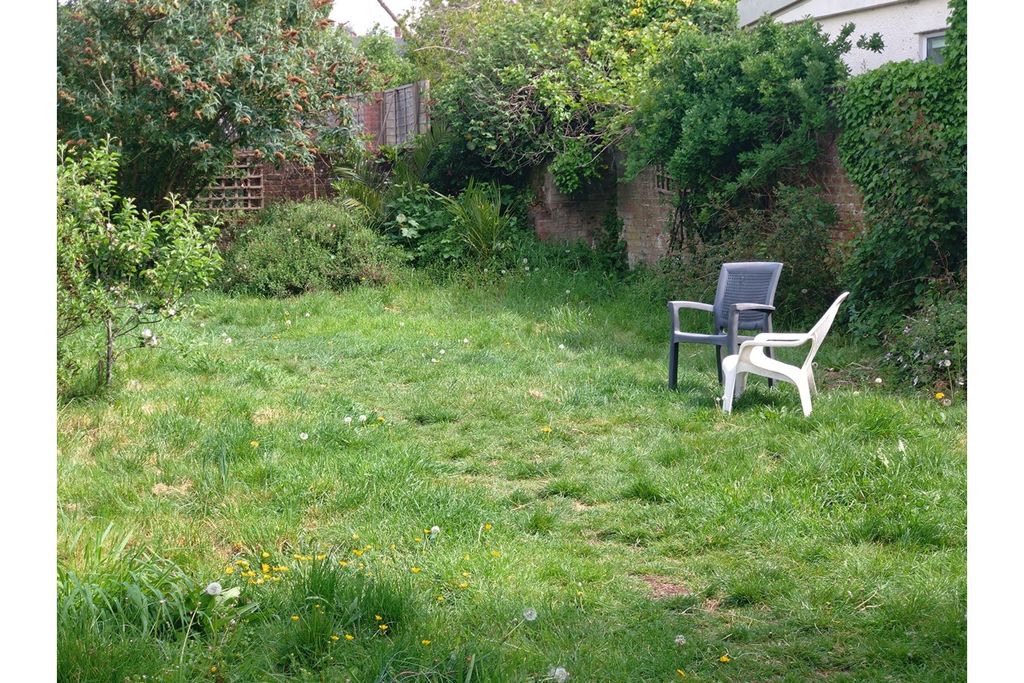 Property photo 3 of 13 Communal Gardens