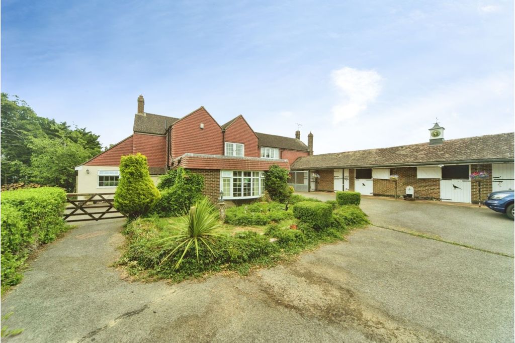 Property photo 2 of 22