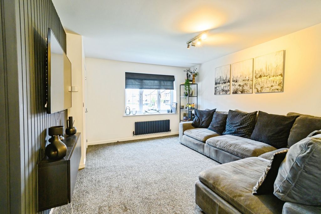 Property photo 2 of 17 Living Room