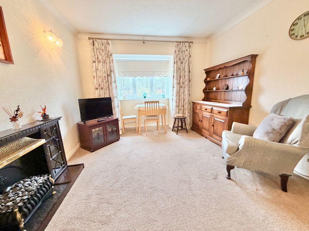 Property photo 2 of 9