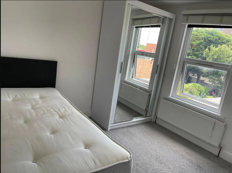 Property photo 3 of 6