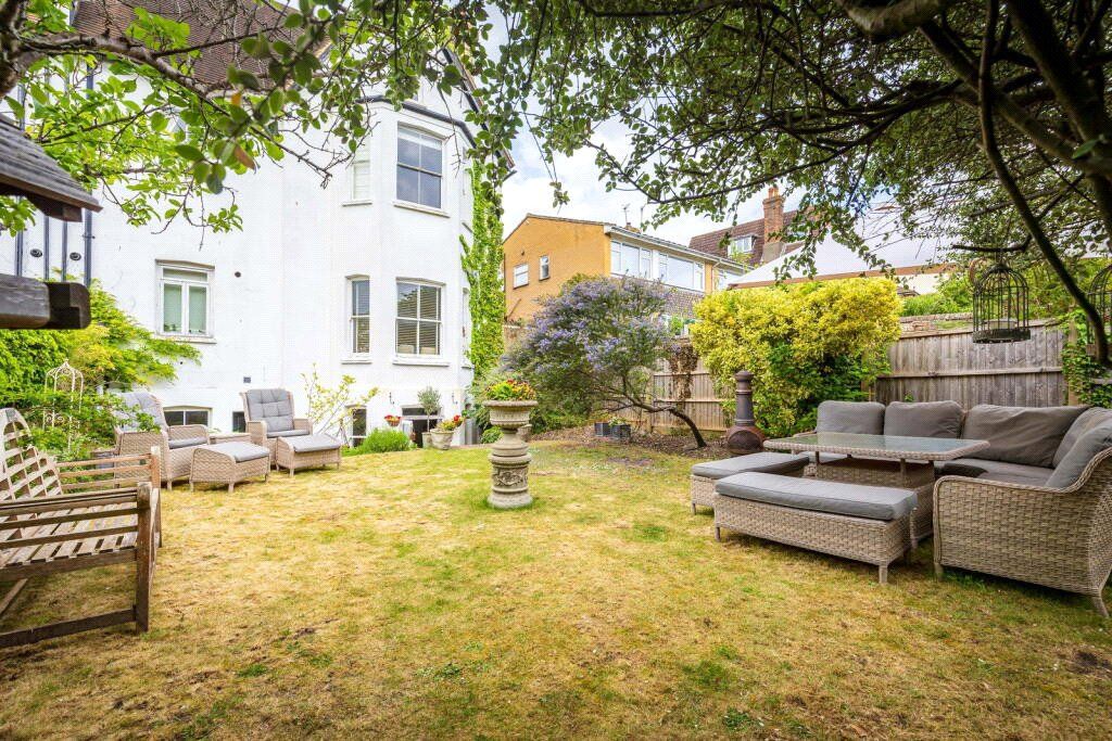 Additional image 8 of 2 bed flat for saleGuildford, Surrey GU1