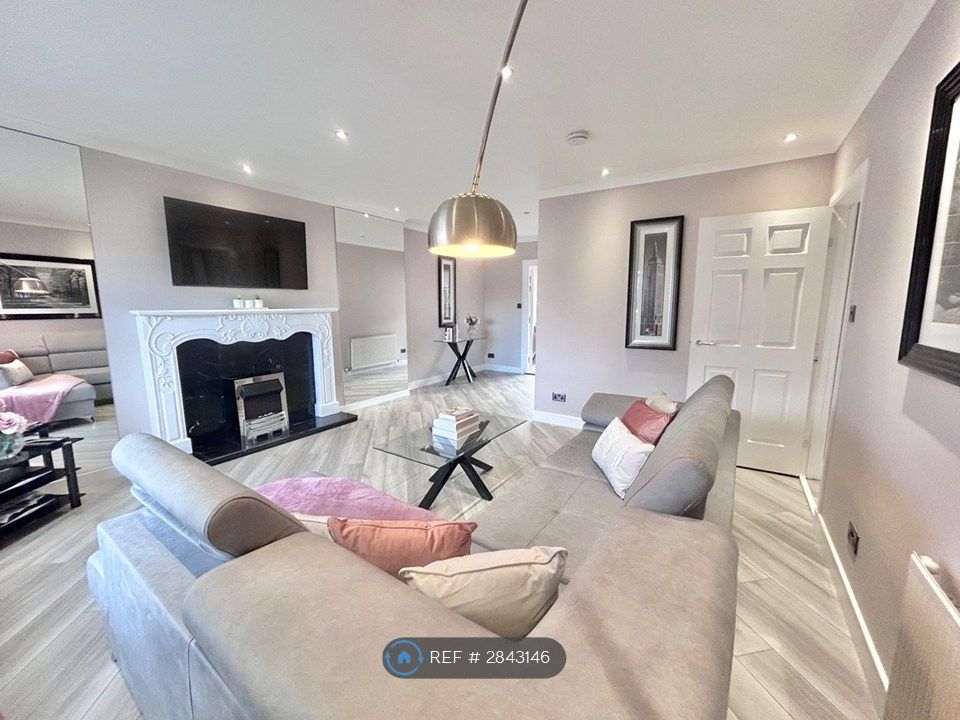 Property photo 2 of 35