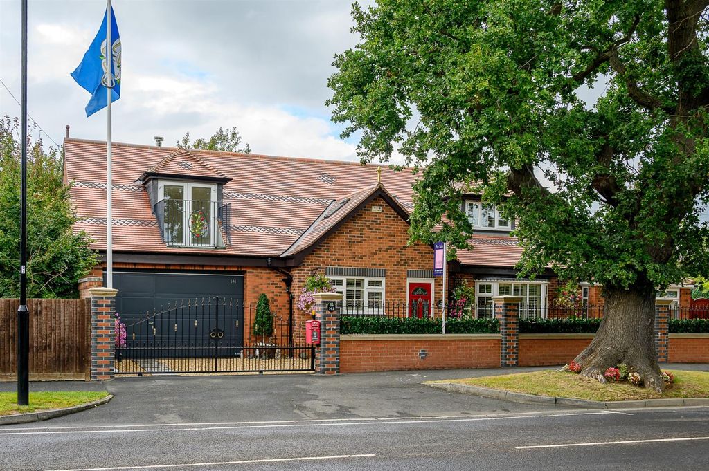 Property photo 1 of 30 External