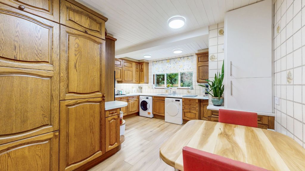 Property photo 2 of 14 4566263