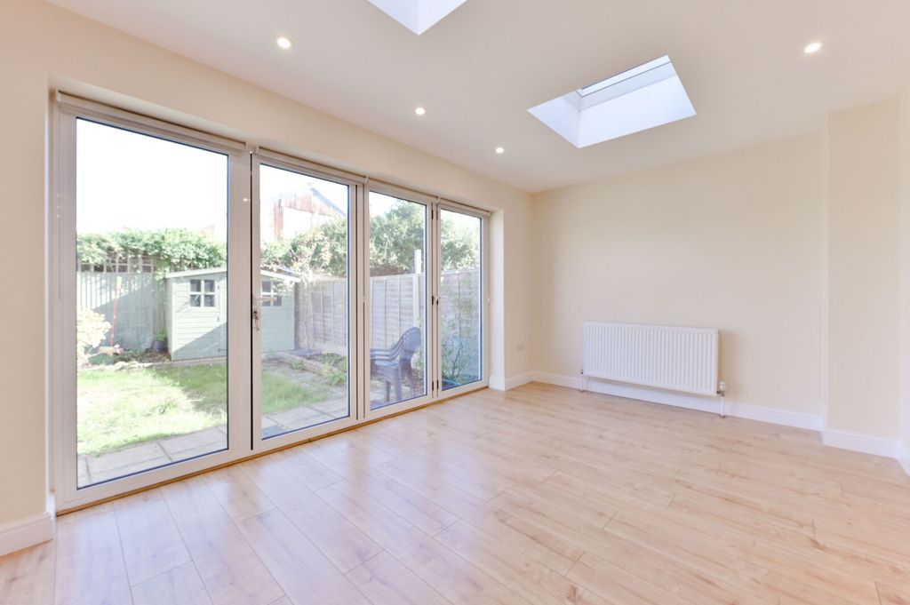 Property photo 3 of 18