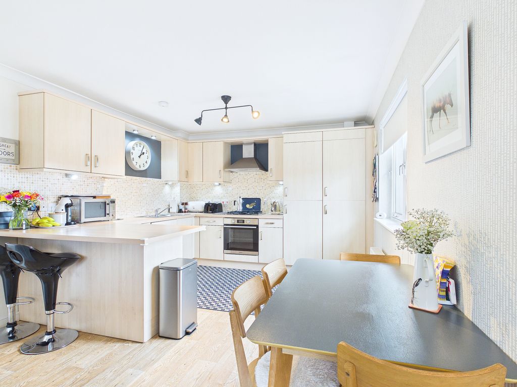 Property photo 2 of 35