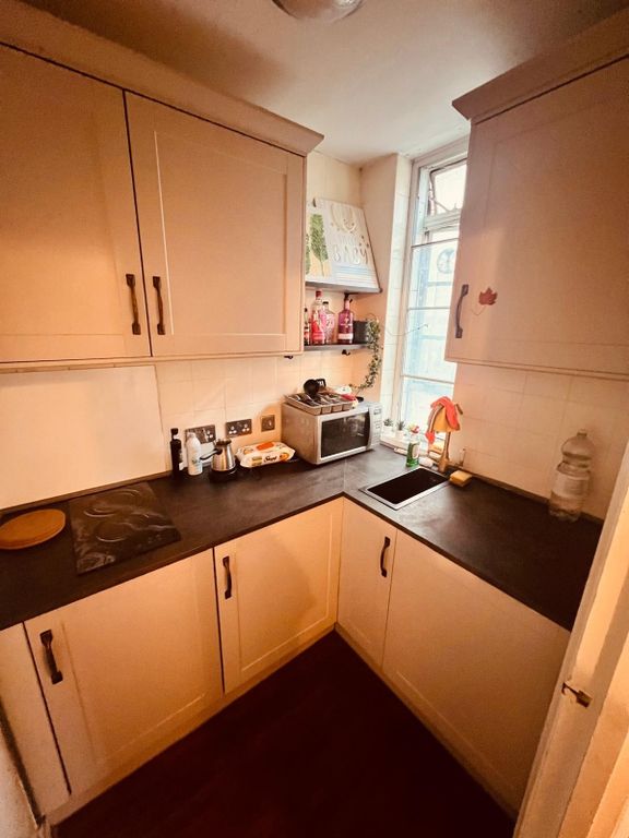 Property photo 2 of 6 Kitchen 2