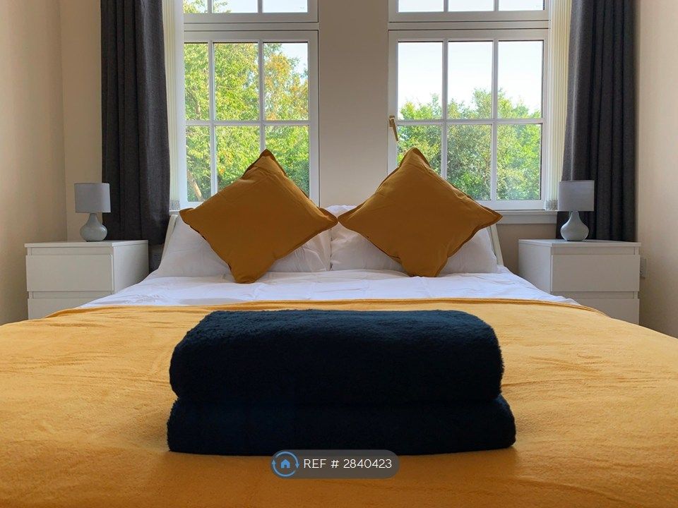 Property photo 2 of 27 Main Bedroom