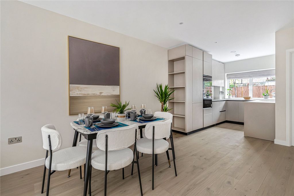 Property photo 2 of 9 Kitchen/Living