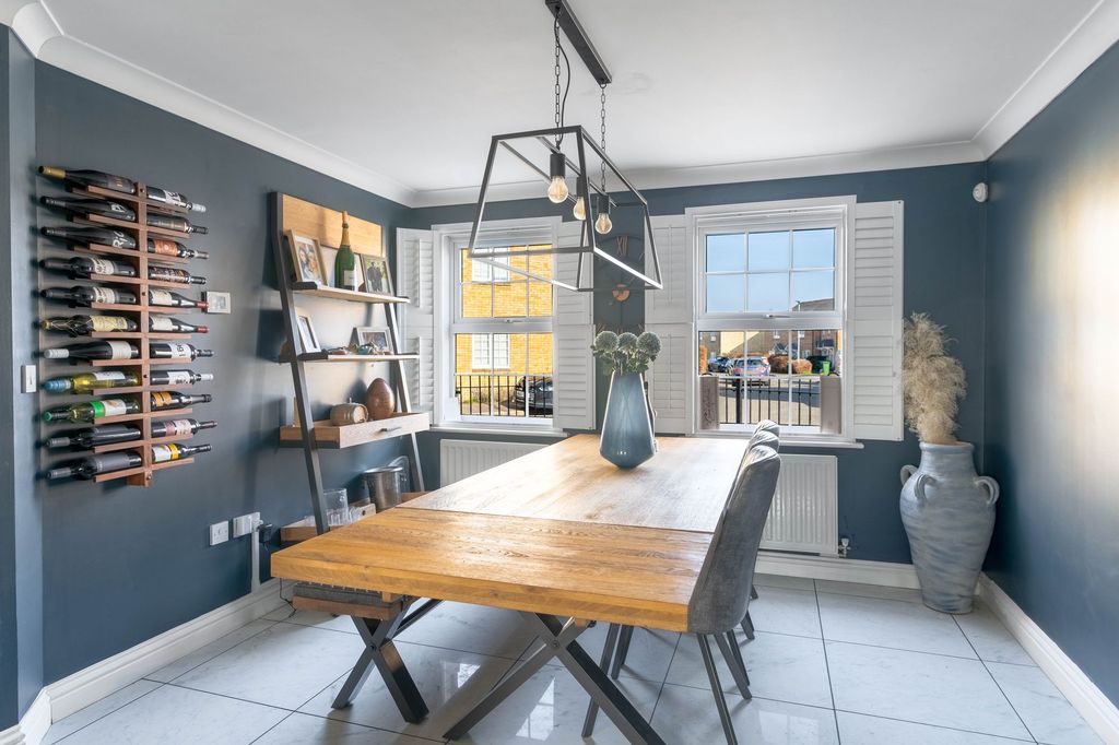 Property photo 3 of 21