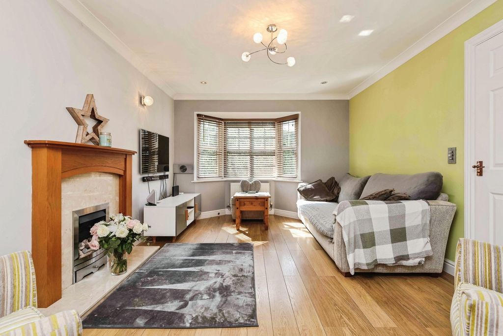 Property photo 2 of 27 Pbox-Img.Jpg