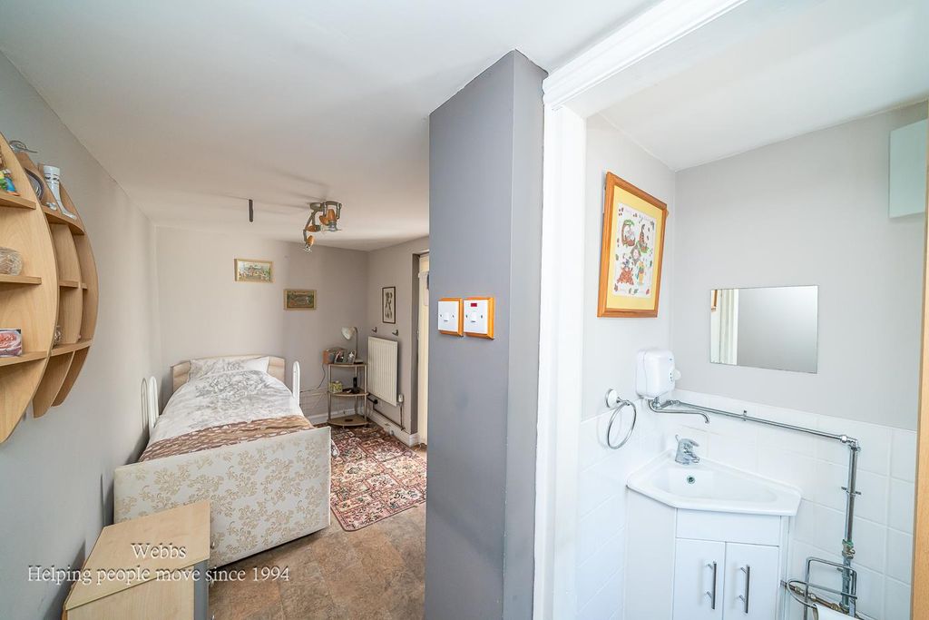 Property photo 3 of 27 Ground Floor Bedroom And WC