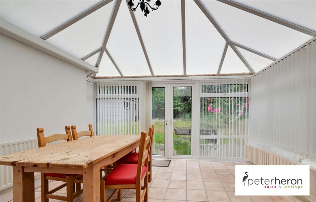 Property photo 3 of 16 Conservatory