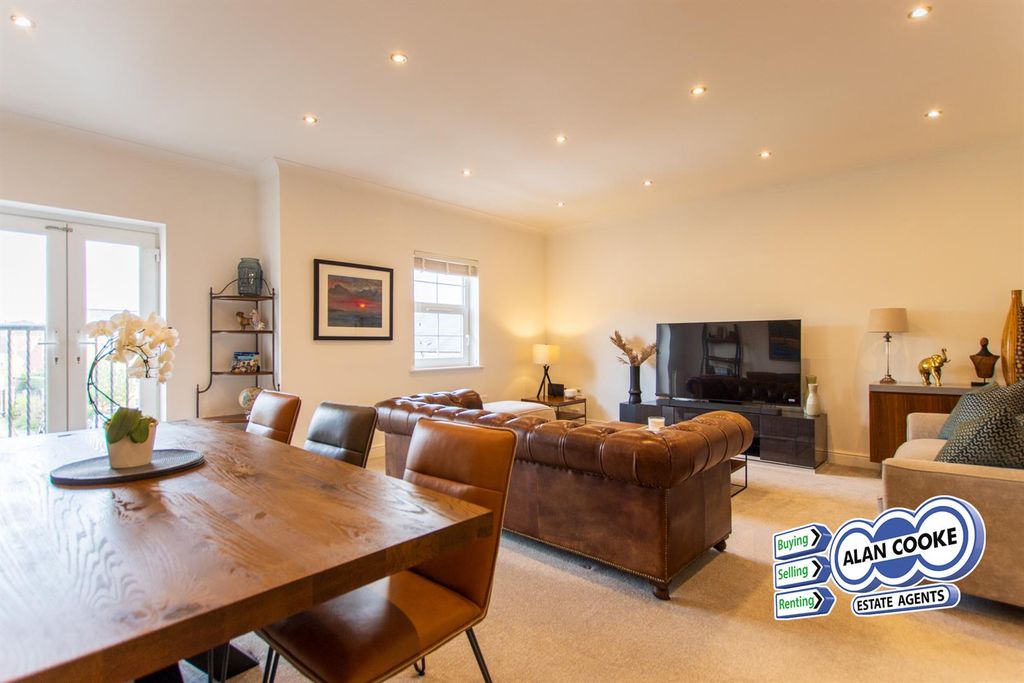 Property photo 2 of 15 Open Plan Lounge/Dining