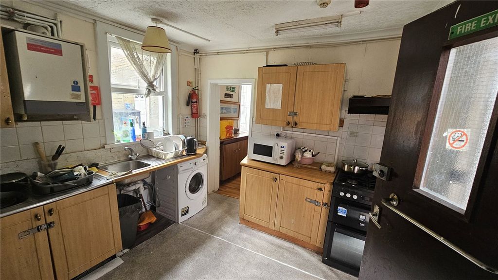 Property photo 2 of 9
