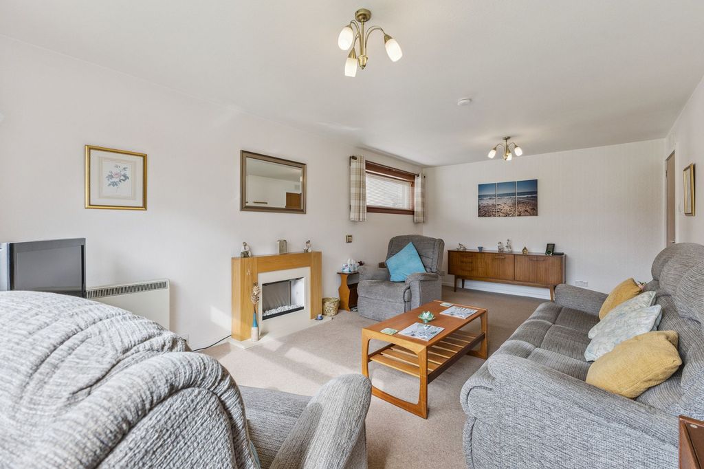 Property photo 3 of 21