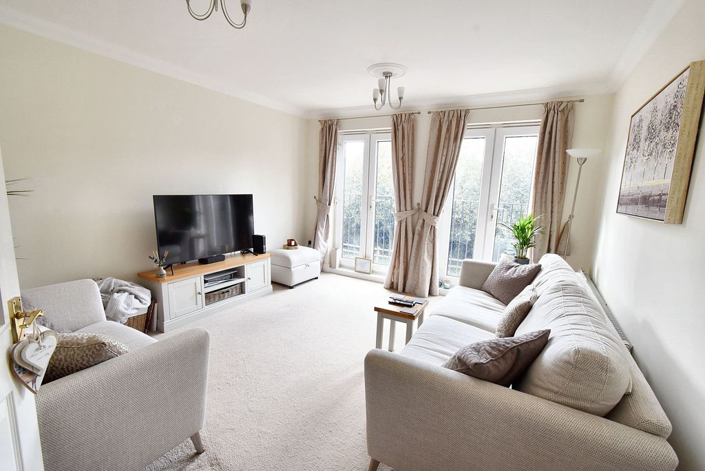 Property photo 2 of 16