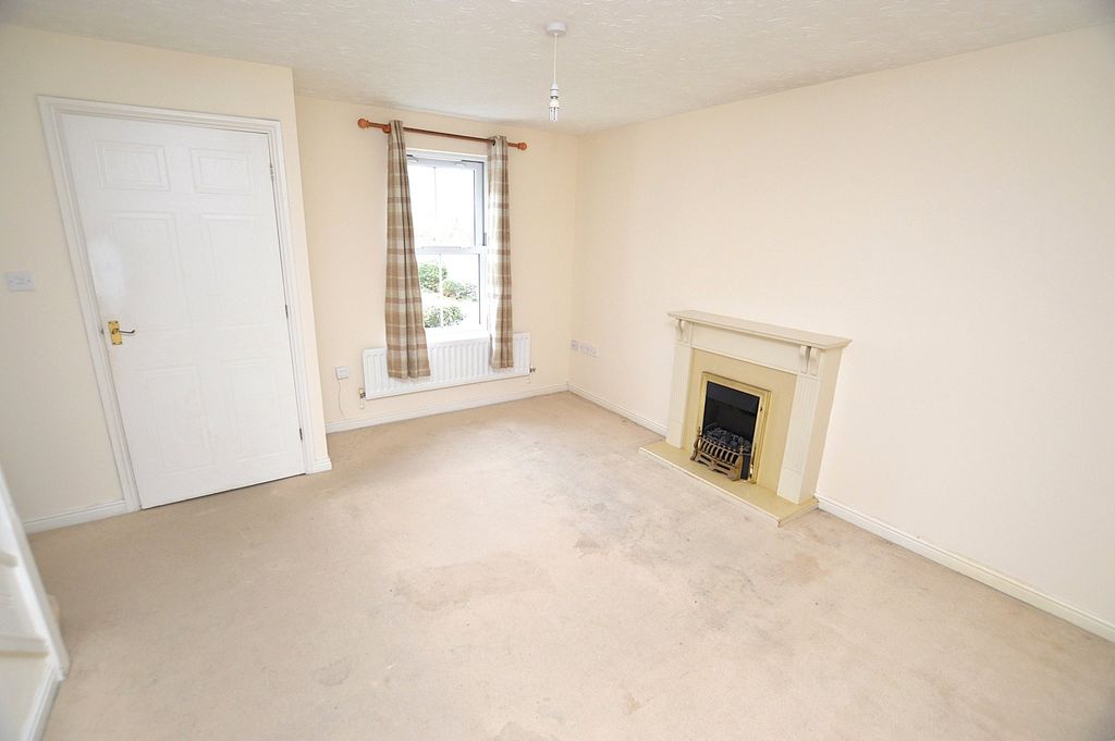 Property photo 3 of 10 3 - Lounge