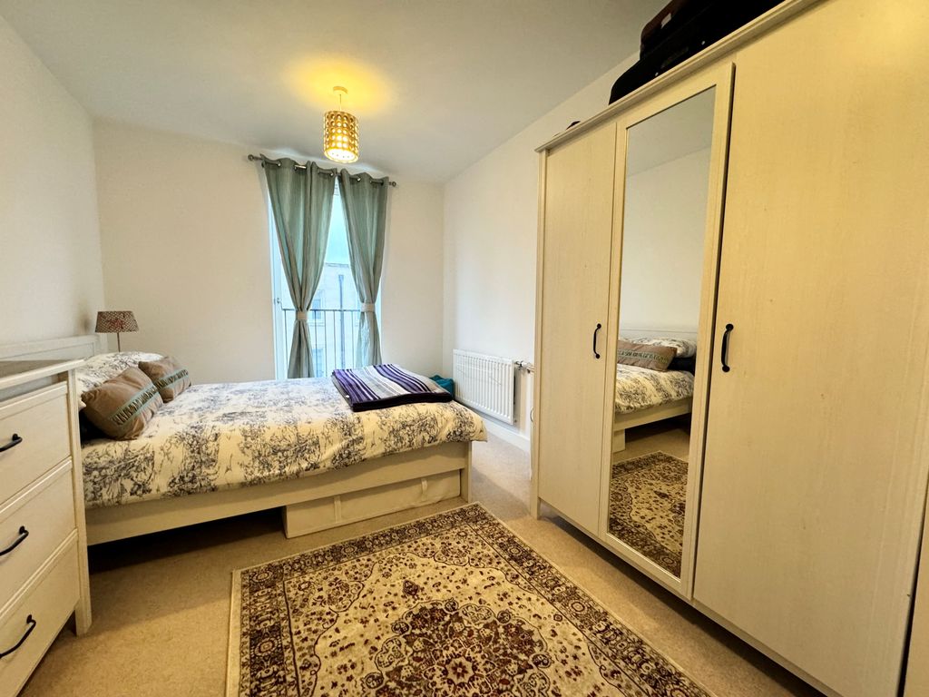 Property photo 3 of 10 Bedroom 1