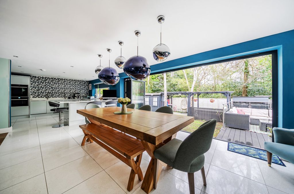 Property photo 3 of 12 1446846-12-69Df8F...