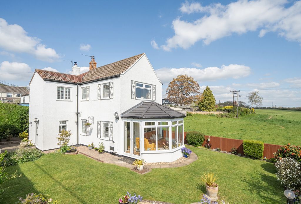 Property photo 1 of 32 1442139-11-69E75d...