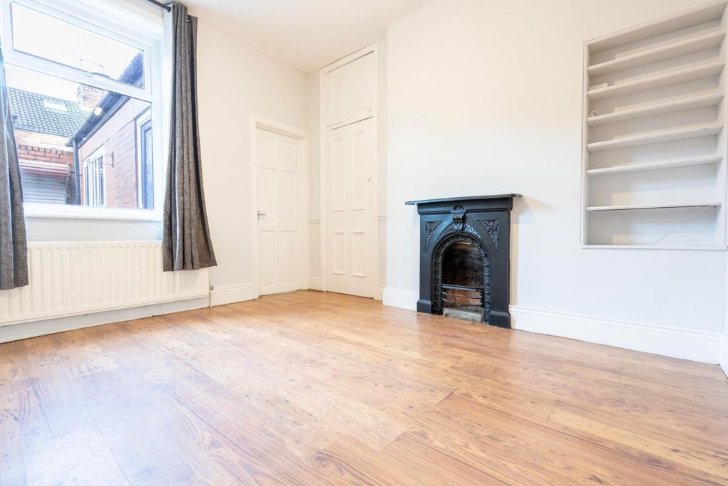 Property photo 3 of 8 Dining Room