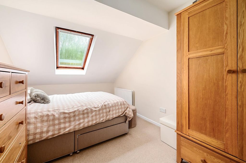 Property photo 3 of 11 Bedroom