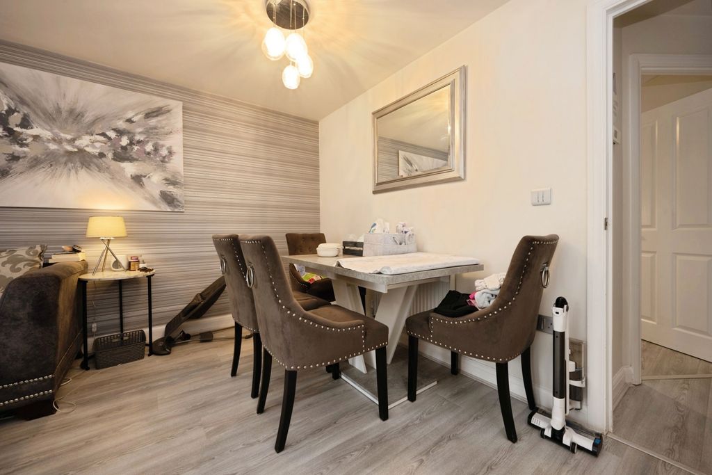 Property photo 3 of 16 Pbox-Img.Jpg